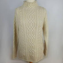 Load image into Gallery viewer, Soft Merino Wool Cable Knit Sweater