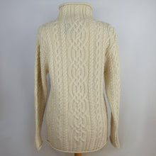 Load image into Gallery viewer, Soft Merino Wool Cable Knit Sweater